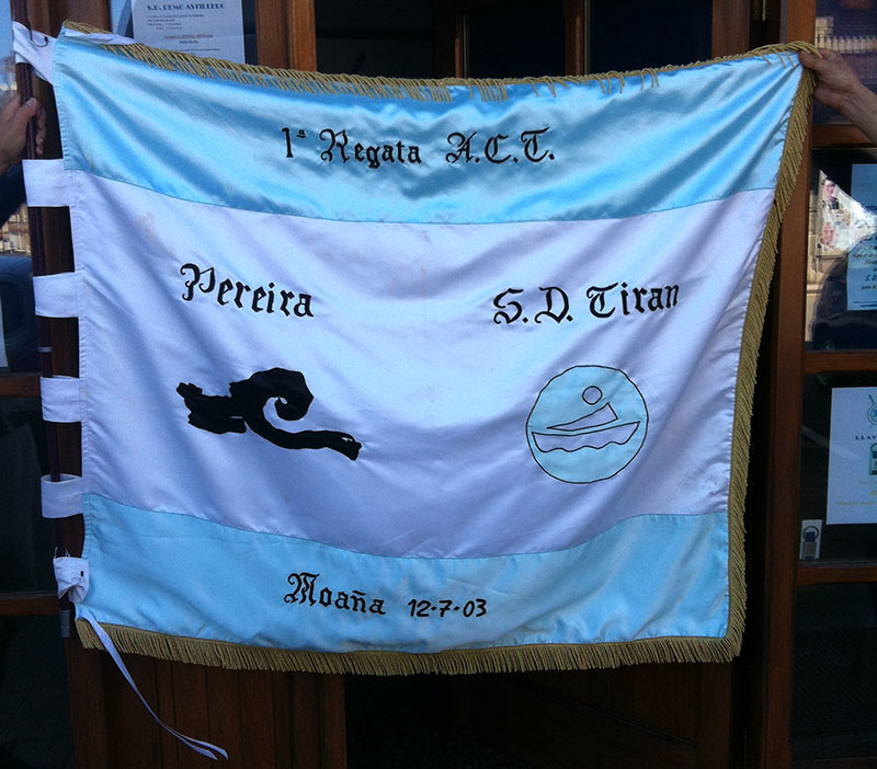 1ª Regata A.C.T. que tuvo lugar en Moaña (Pontevedra ), el 12 de Julio del 2003, patrocinada por la firma Pereira y organizada por la S. D. Tirán. Fue un honor aquel triunfo que se correspondió con el comienzo de una nueva era en la organización de las regatas de Traineras .